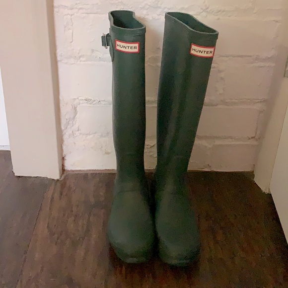 Women’s Hunter Rainboots - Picture 1 of 5